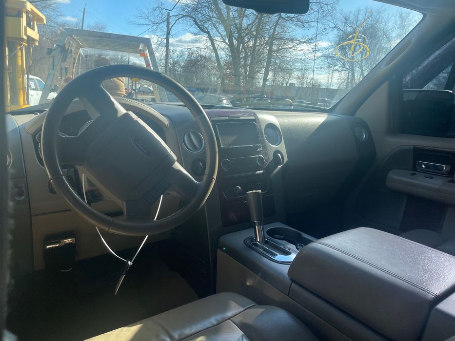 Ford F150 Limitat Silnik 5,4L karoseria
