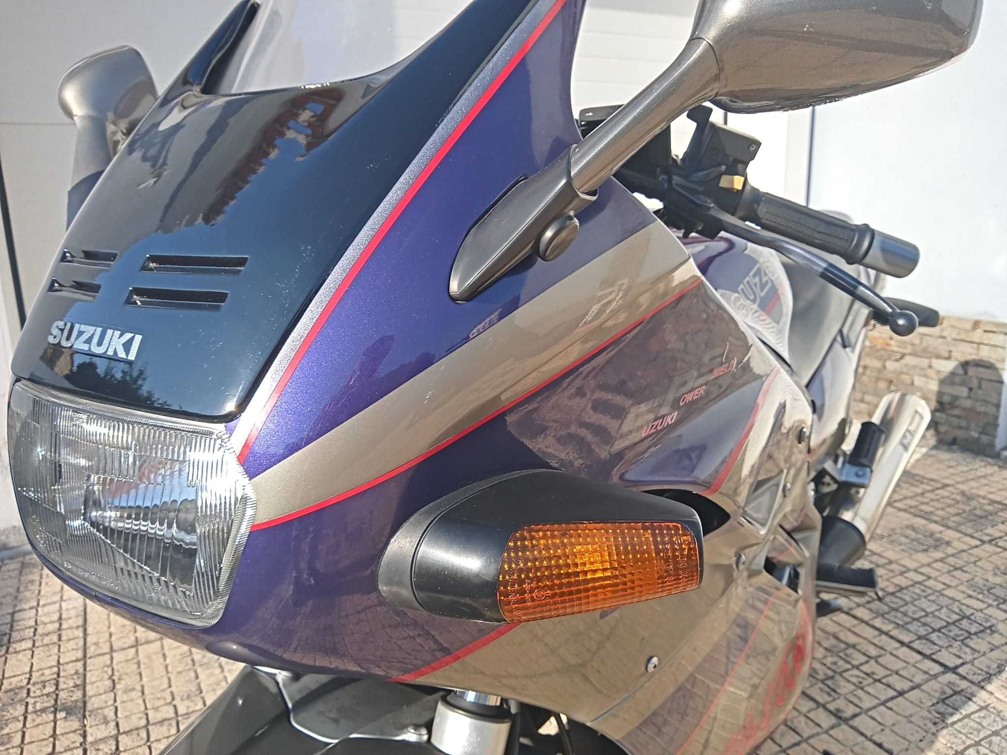 Suzuki GSXF 1100