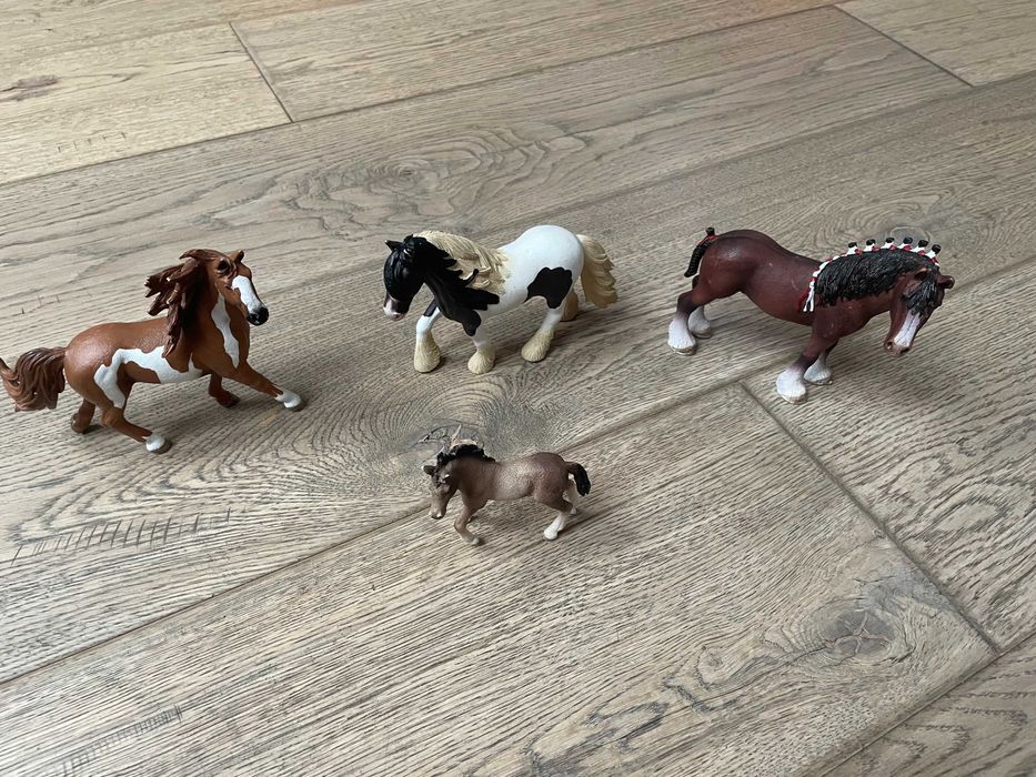 Schleich figurka koniki