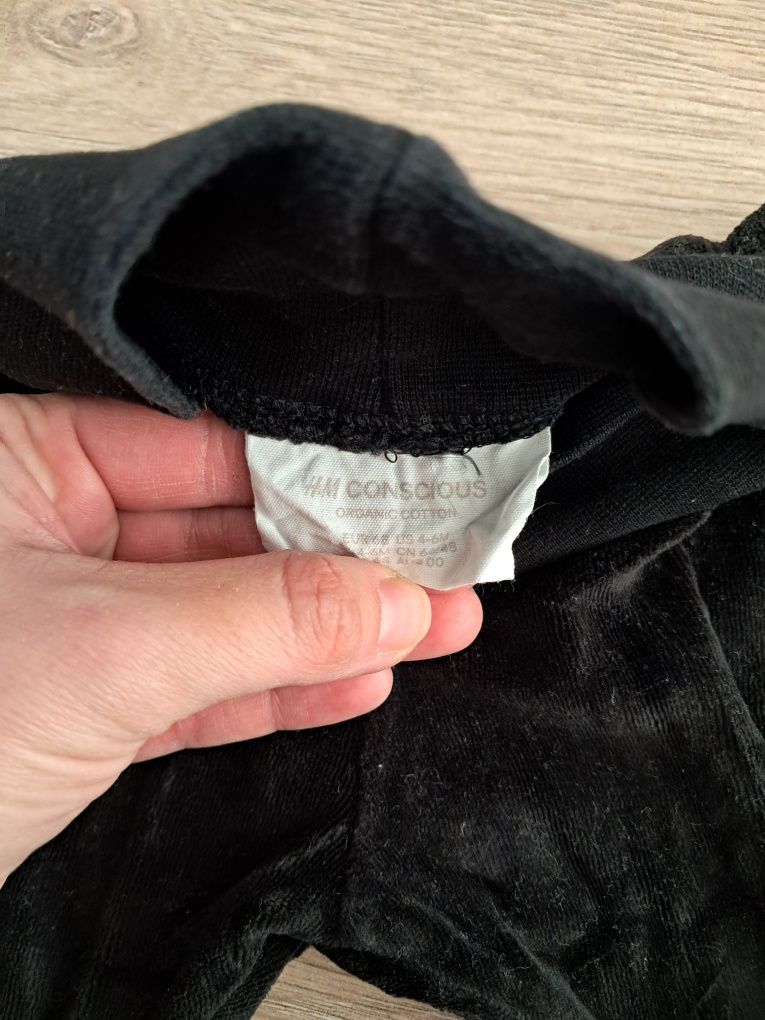 Eleganckie dresowe welurowe spodnie dla chłopca 68 H&M. Stan bardzo do