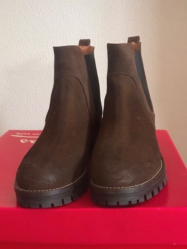 Botas camurça castanhas Tapadas