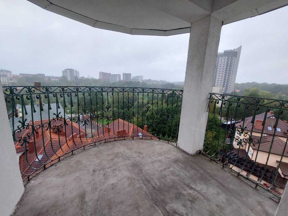 ПРОДАЖ 3 кім. квартира 125 м. кв. вул Бориславська м. Трускавець