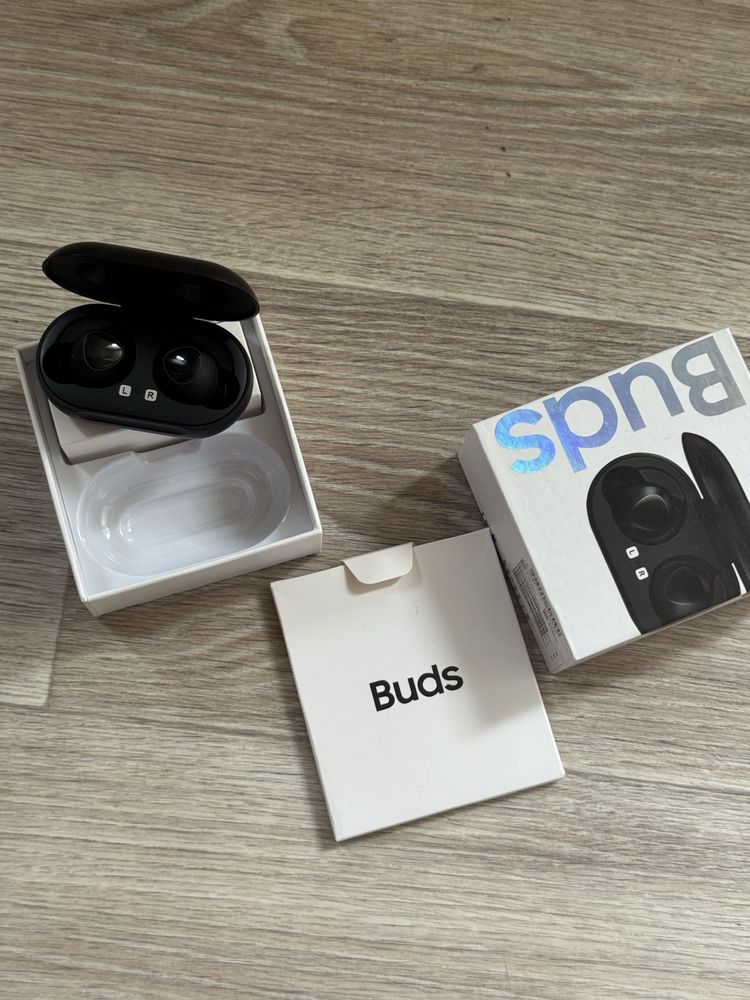 Навушники Samsung Buds