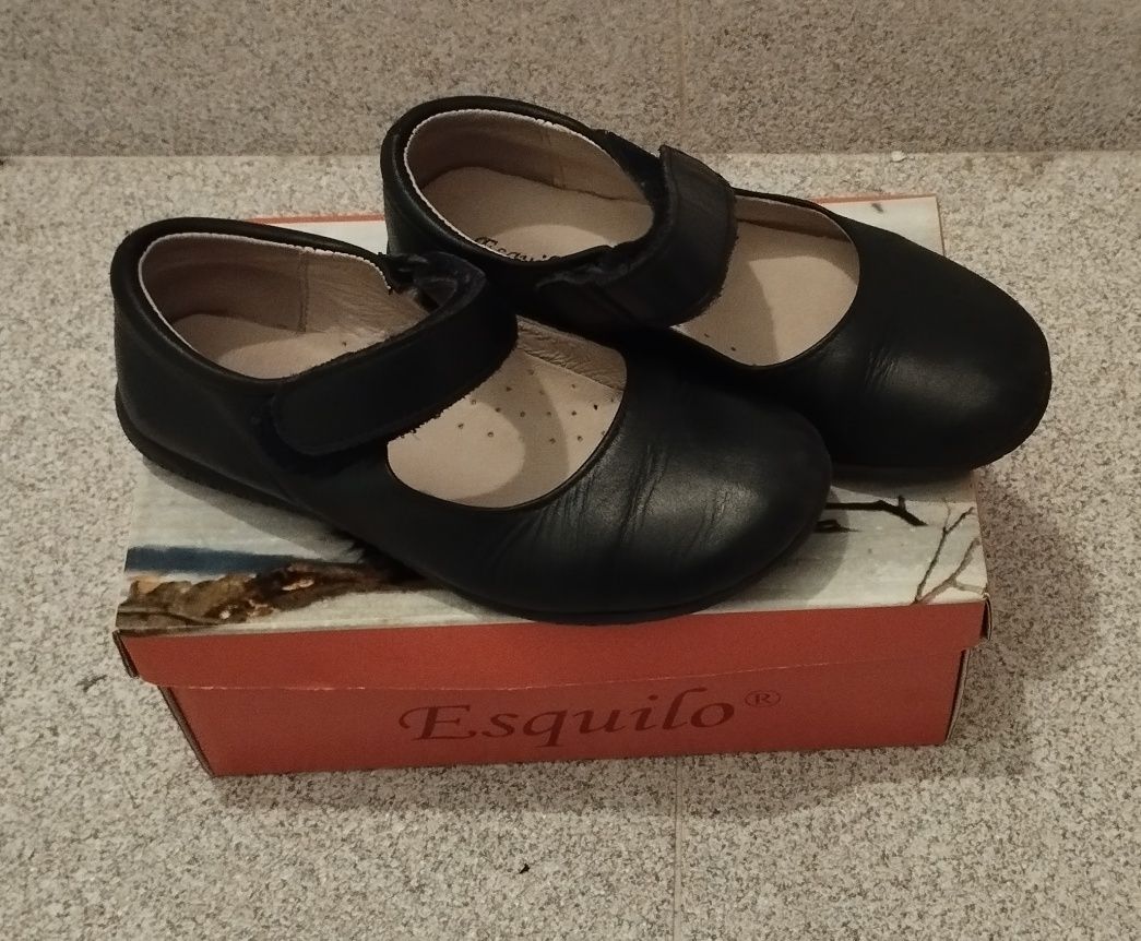 Vendo sapatos da esquilo.