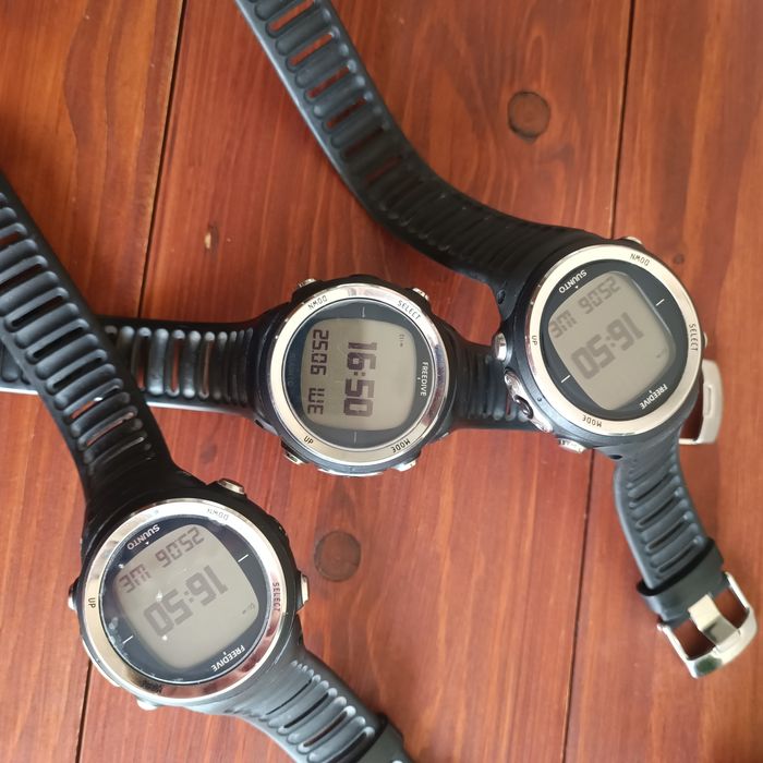 Suunto D4f D4i заміна елементу живлення.
- Можлива відправка поштовим
