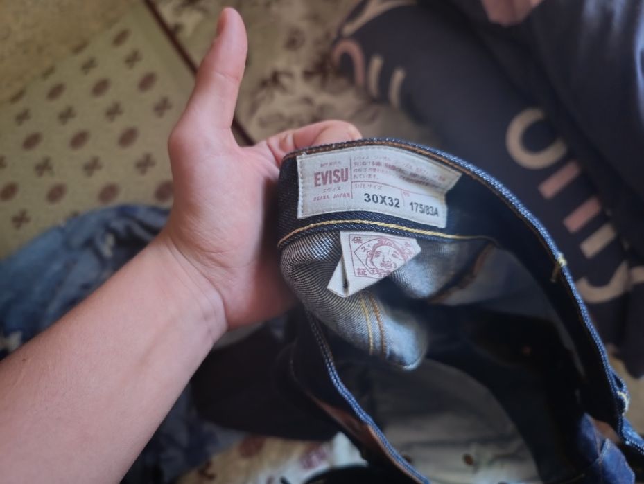 Джинсы Evisu, прямые
