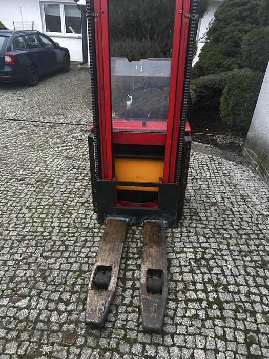 Paleciak elektryczny Jungheinrich