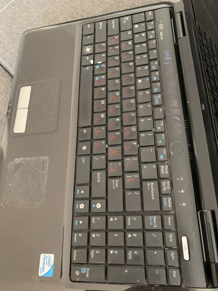 Laptop ASUS uszkodzony