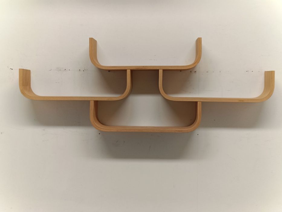Volak Holesov model  półki wiszące na ścianę gięta sklejka design