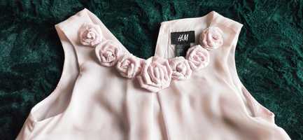 Różowa sukienka z różami H&M na każdą okazję rozmiar  122