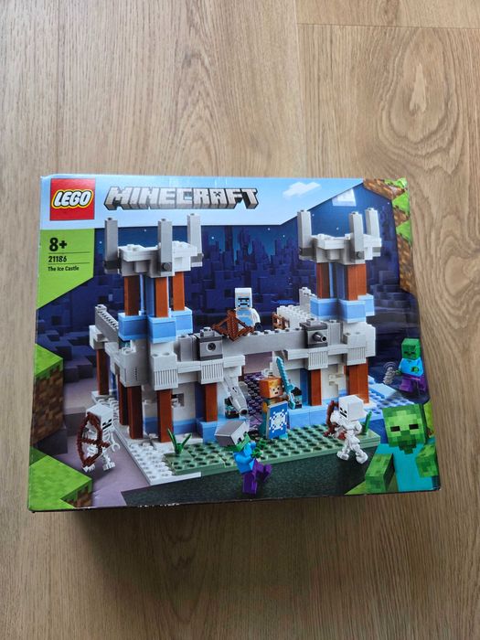 Оригінальне LEGO Minecraft Крижаний замок  код (21186) 449 деталей