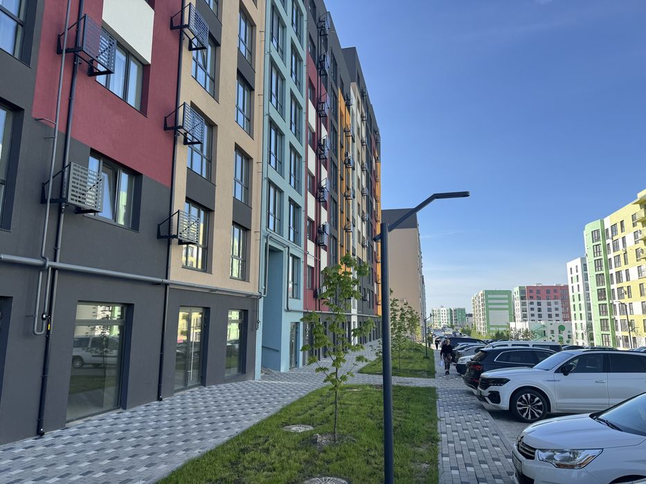 Щасливе оренда  150 м2 на 2 входи.