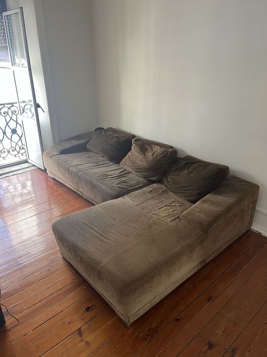 Sofá com chaise longue