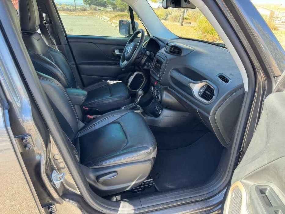 Jeep Renegade Limited      2016