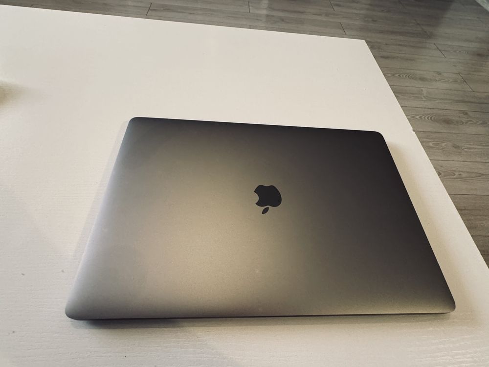 Apple MacBook Pro 16’ 2019r. 1TB dysk, 64GB RAM, i9 2.4 GHz, OKAZJA!