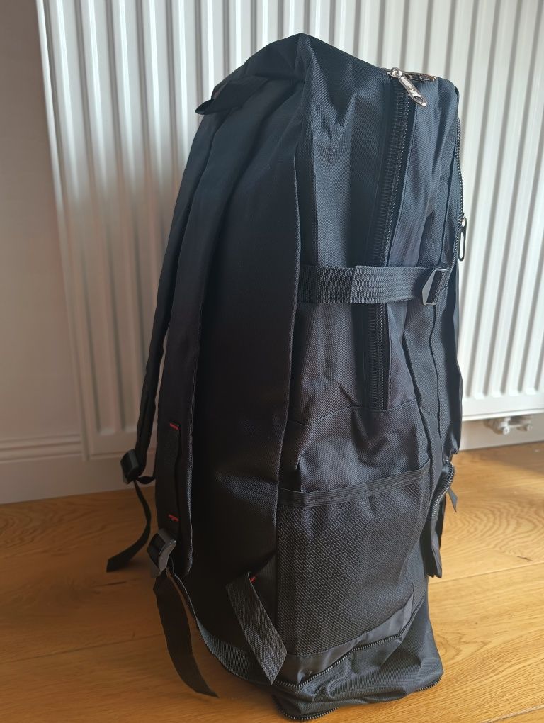 Duży plecak turystyczny, w góry, regulowany 70 L, trekkingowy, lekki,