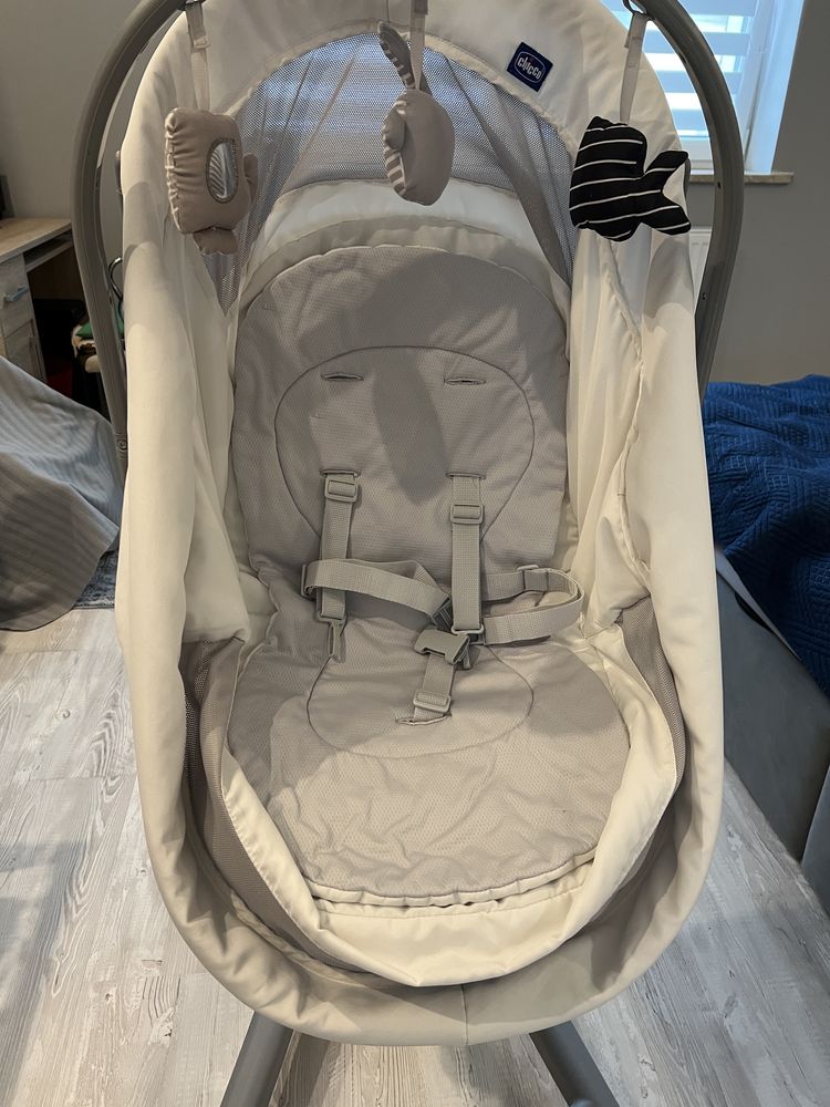 Łóżeczko na kółkach Chicco Baby Hug 4w1