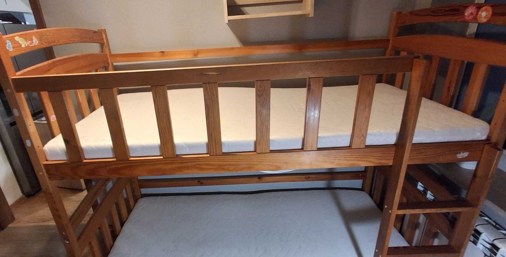 Sprzedam łóżko piętrowe