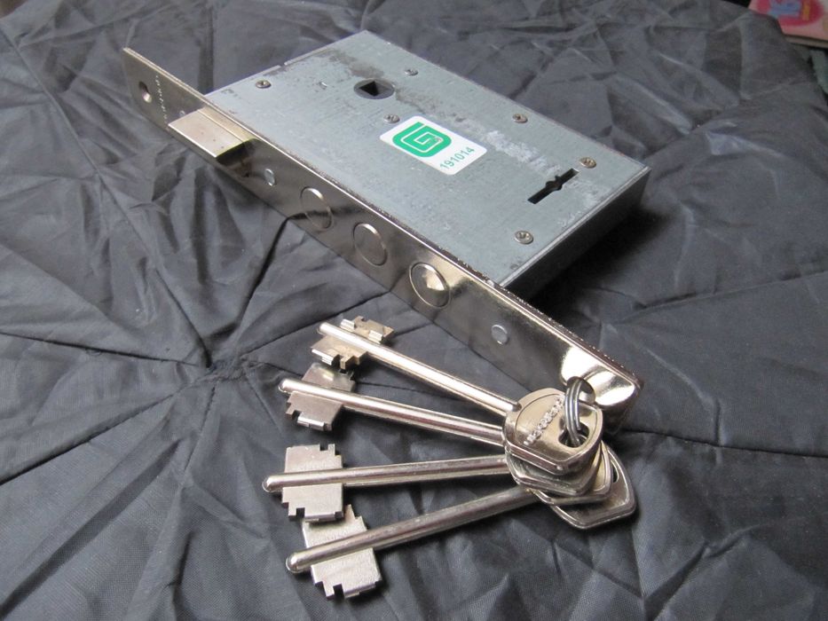 Замок дверний врізний Оригінал Гардіан Guardian 10.11 Gardian