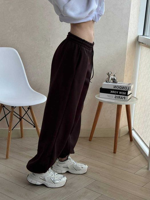 Теплі жіночі зимові штани джогери на флісі оверсайз 42/48 з манжетами