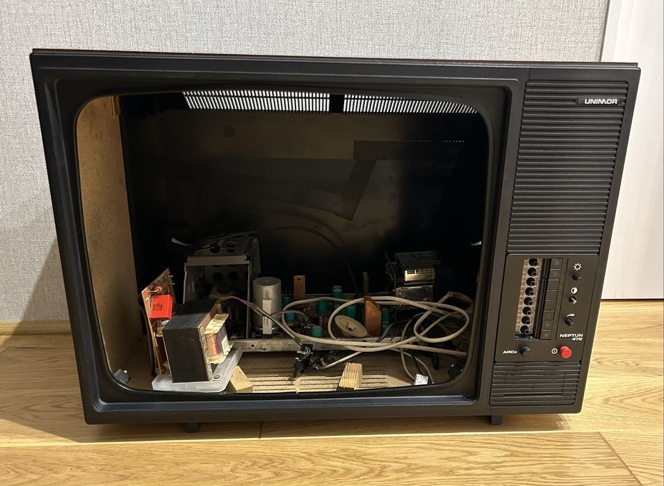 Części telewizora Unimor Neptun 472