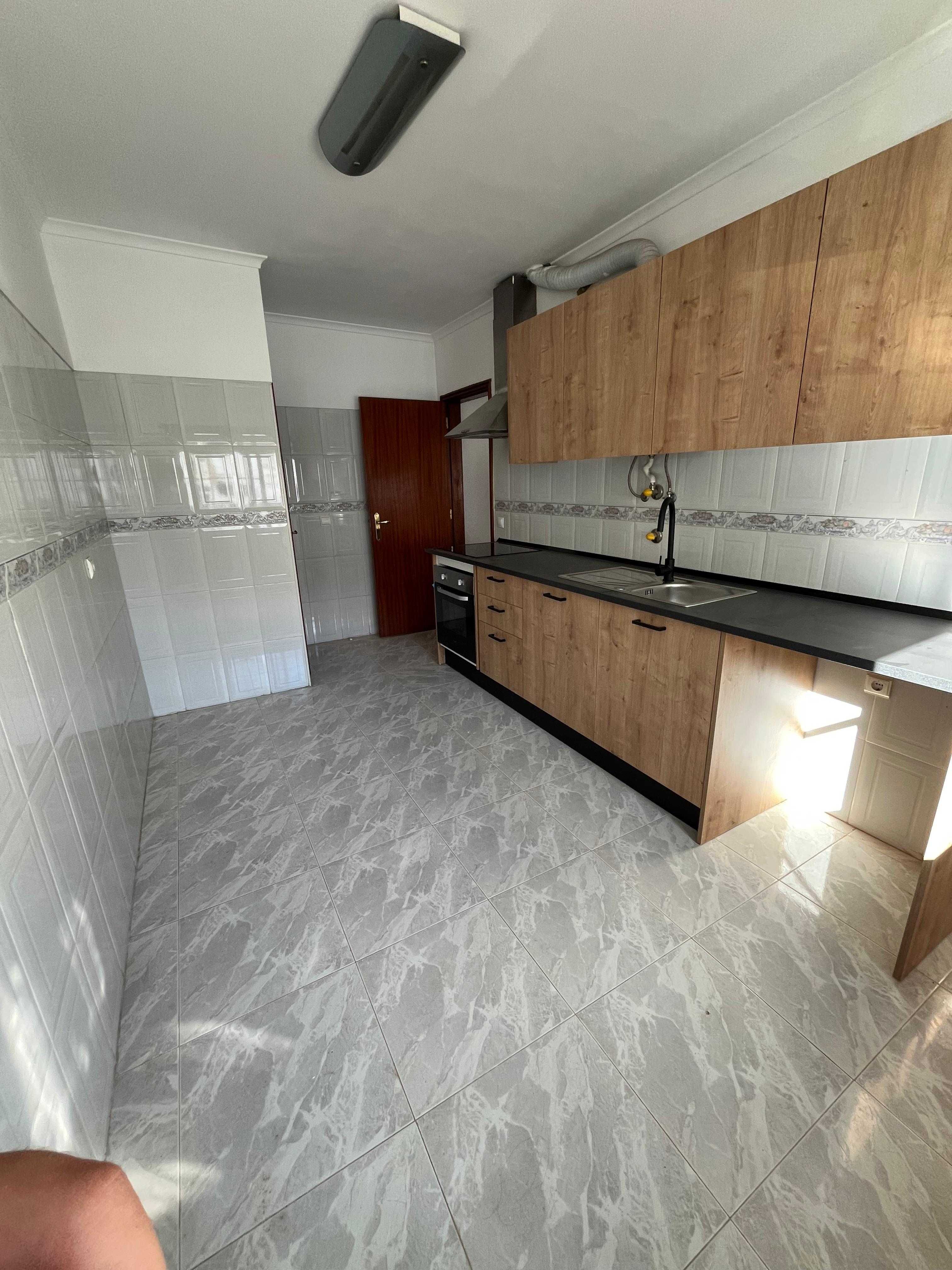 T2 com 3 lugares garagem - Aldeia de Paio Pires