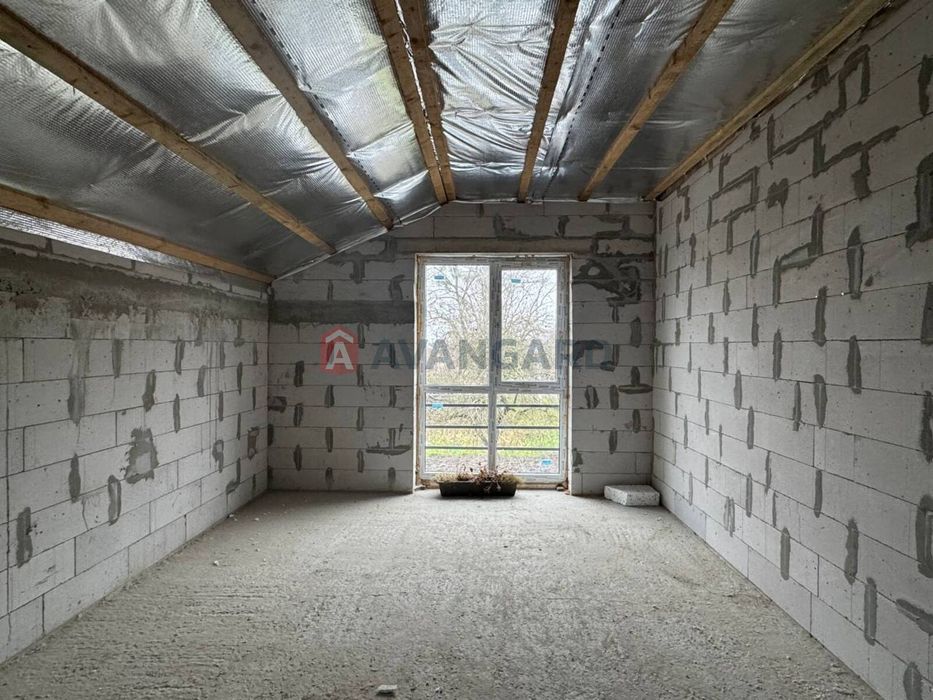 Продається 2 пов.будинок з ділянкою.