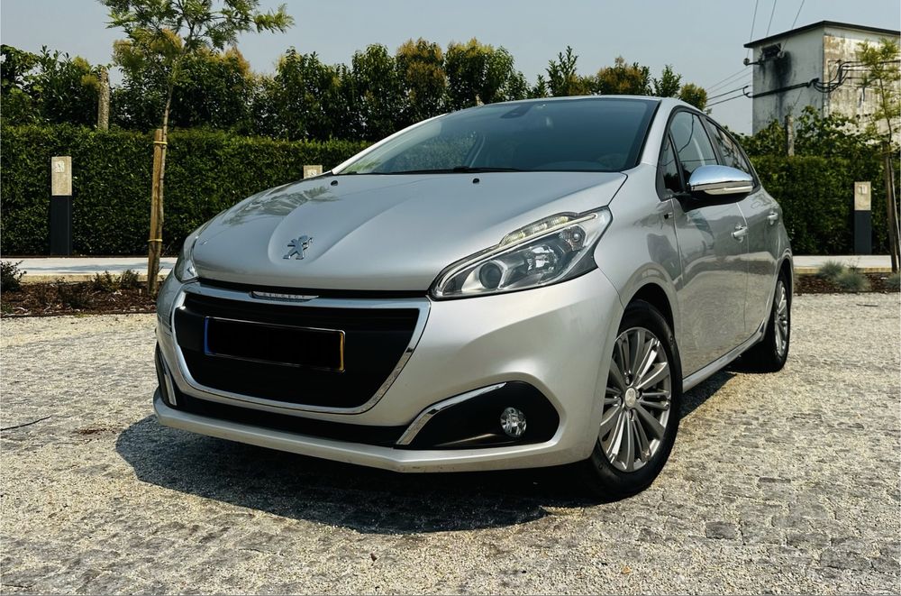 Peugeot 208 1.2 Nacional um Dono