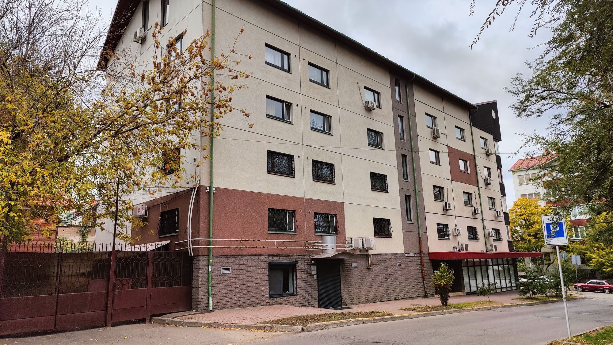 Без комиссии! Продам 5к в центре