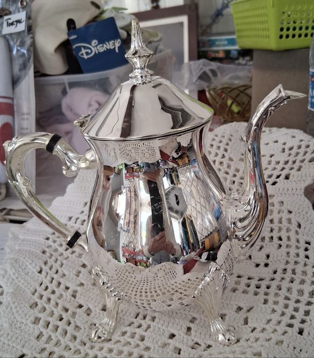 Servico de cha e cafe em casquinha. Esta novo