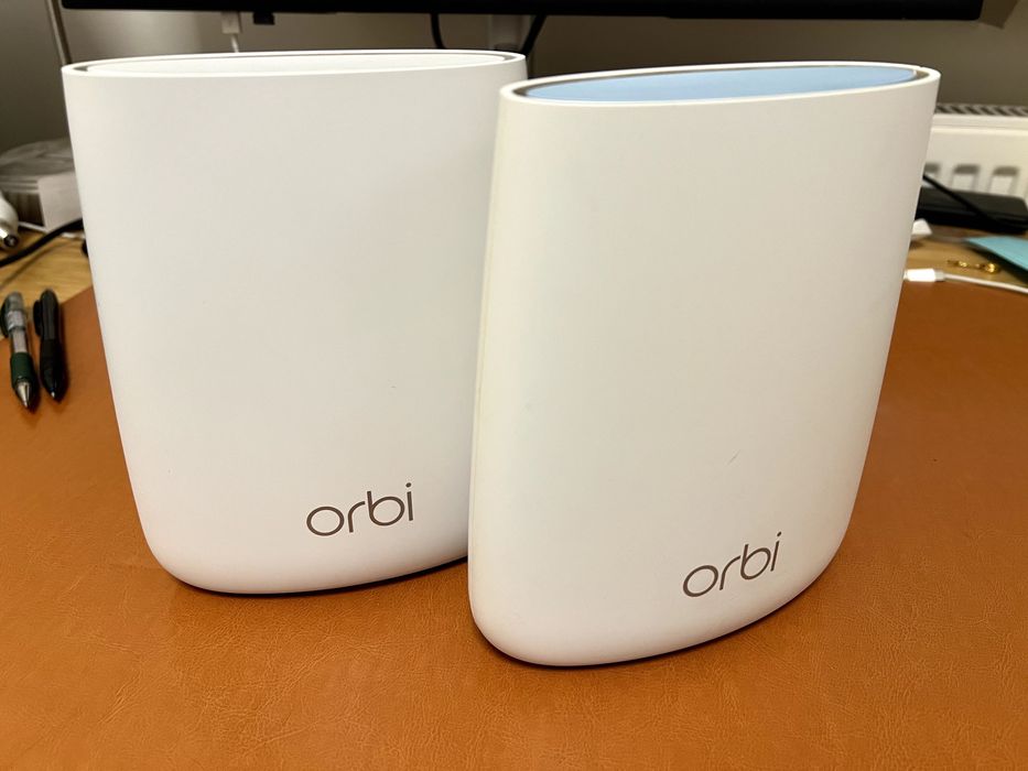 Netgear Orbi RBK20 – trzy zakresowy router mesh do 250 m²