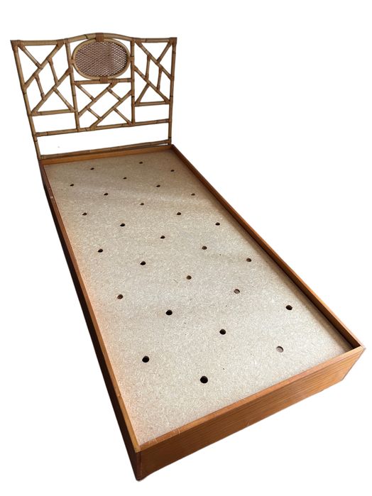 Cama de Solteiro em Bambu e Colchão faz conjunto com outra igual