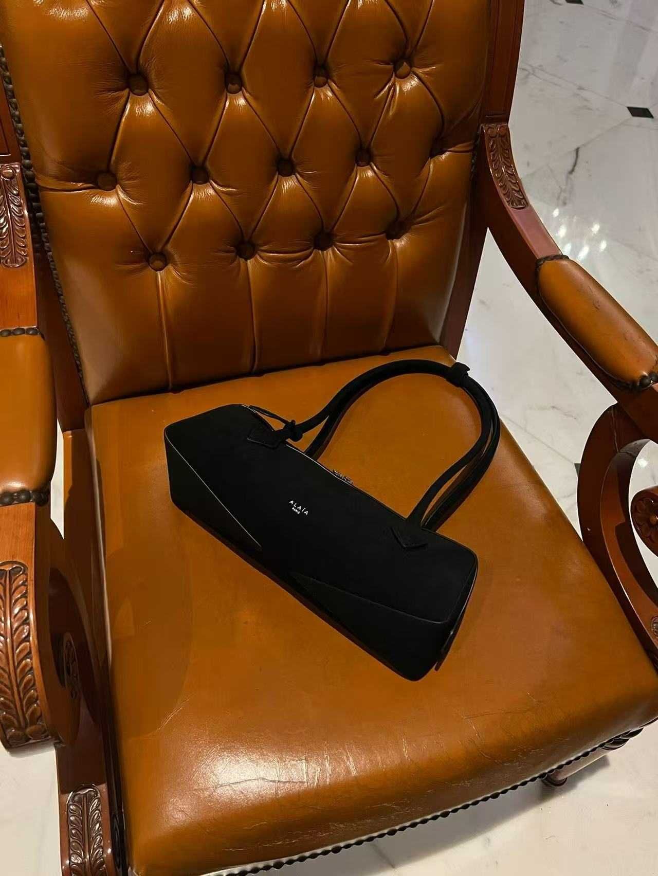 Bolsa Sausage Alaïa, nova
