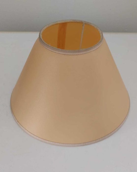 Vende-se Abajur Creme