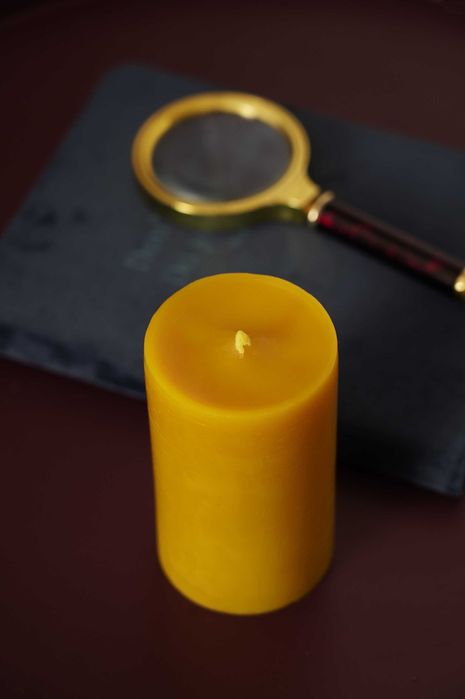 Świece z wosku pszczelego, wysokogatunkowy wosk, staranne wykonanie.