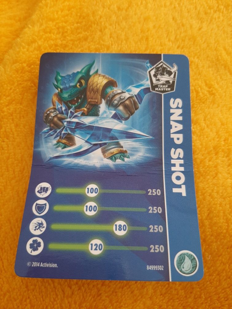 4 Skylander danificados mas funcionais