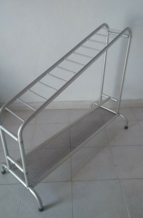 Expositor de bengalas , chapéus