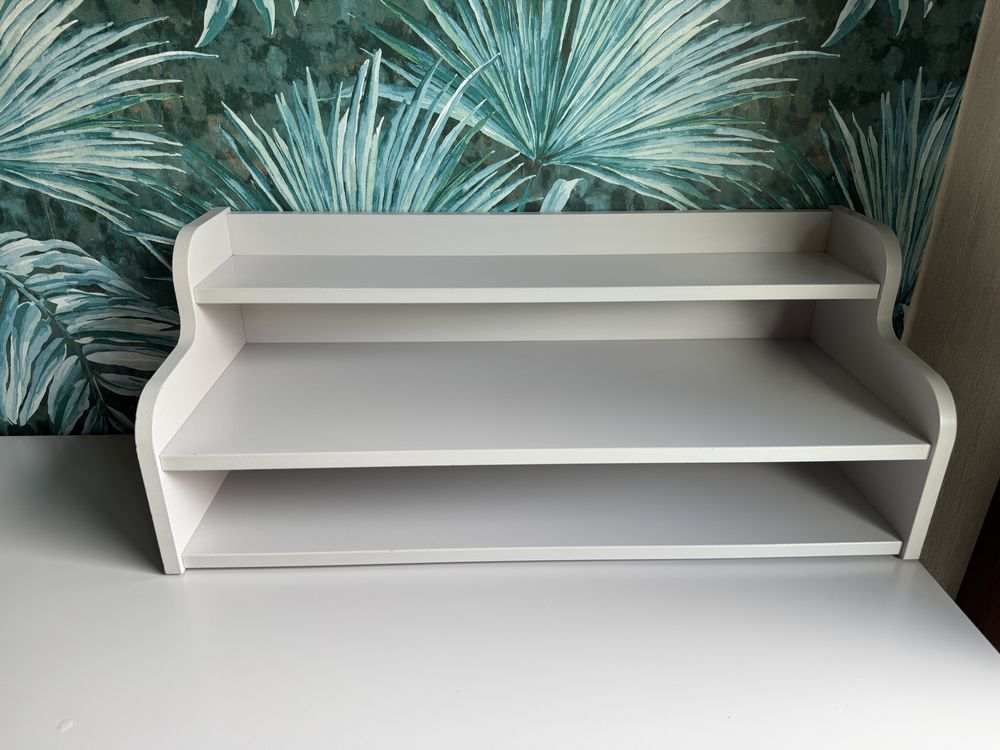 Secretária IKEA com gavetas e prateleiras