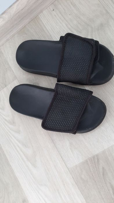 Продам шлепки на липучках