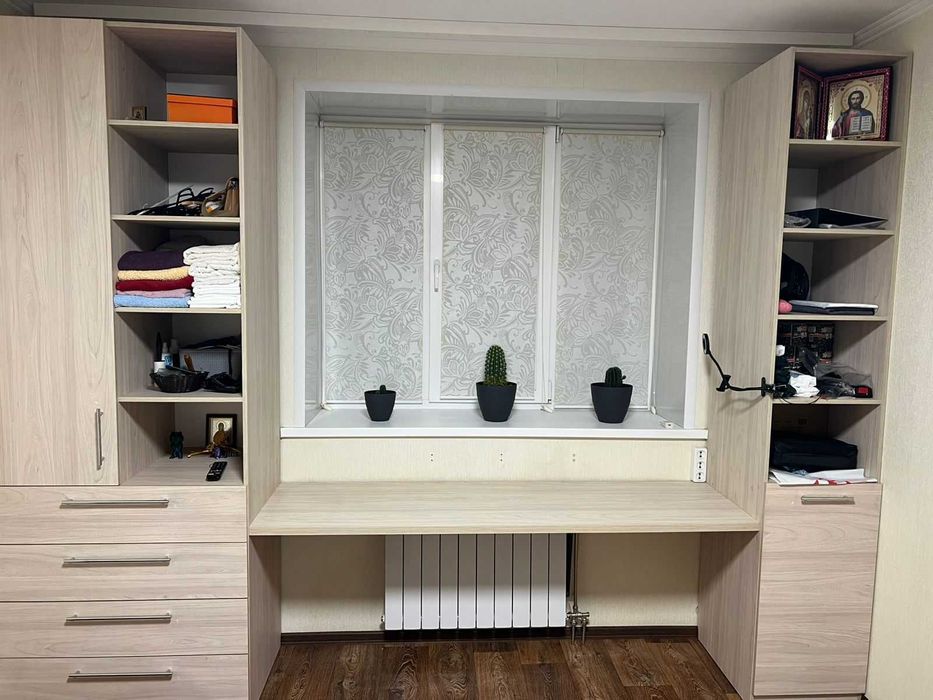 Продам шкаф и рабочие место