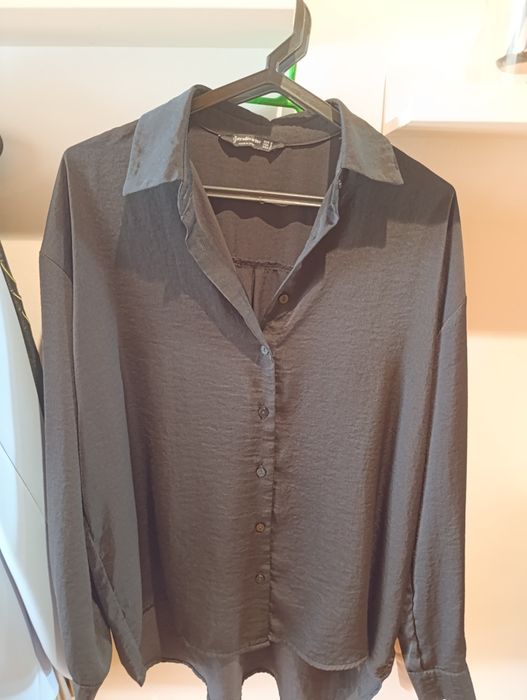 Camisa preta Stradivarius cetim