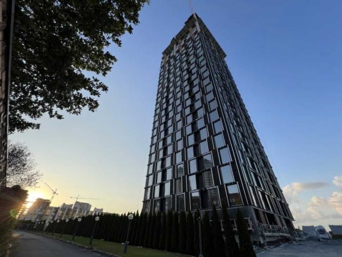 Продам 3х кімнатну квартиру в ЖК MAYAK Тераса 11м2 Парк  Центр Вигідно