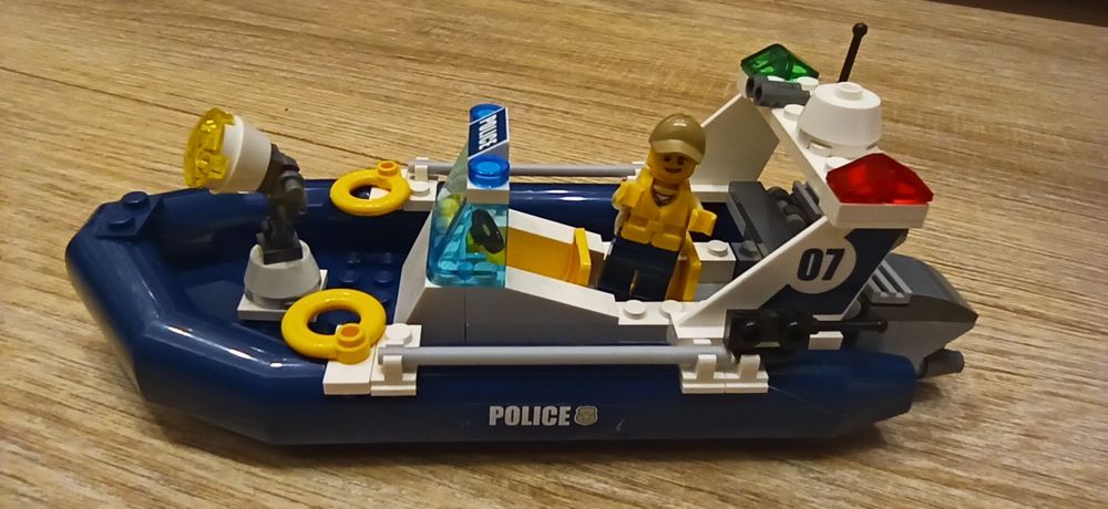 Klocki Lego City 60069 Posterunek policji z bagien