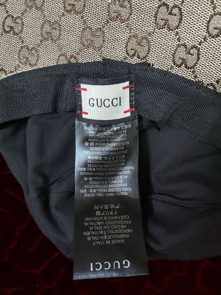 Kapelusz, czapka z metką GUCCI.
