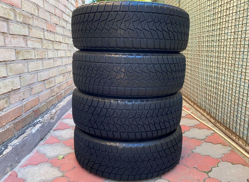 Зимові Bridgestone Blizzak DM-V2. 225\60-R18 комплект -4шт