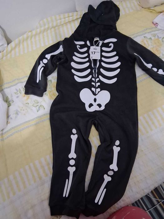 Fatos NOVOS Halloween esqueleto