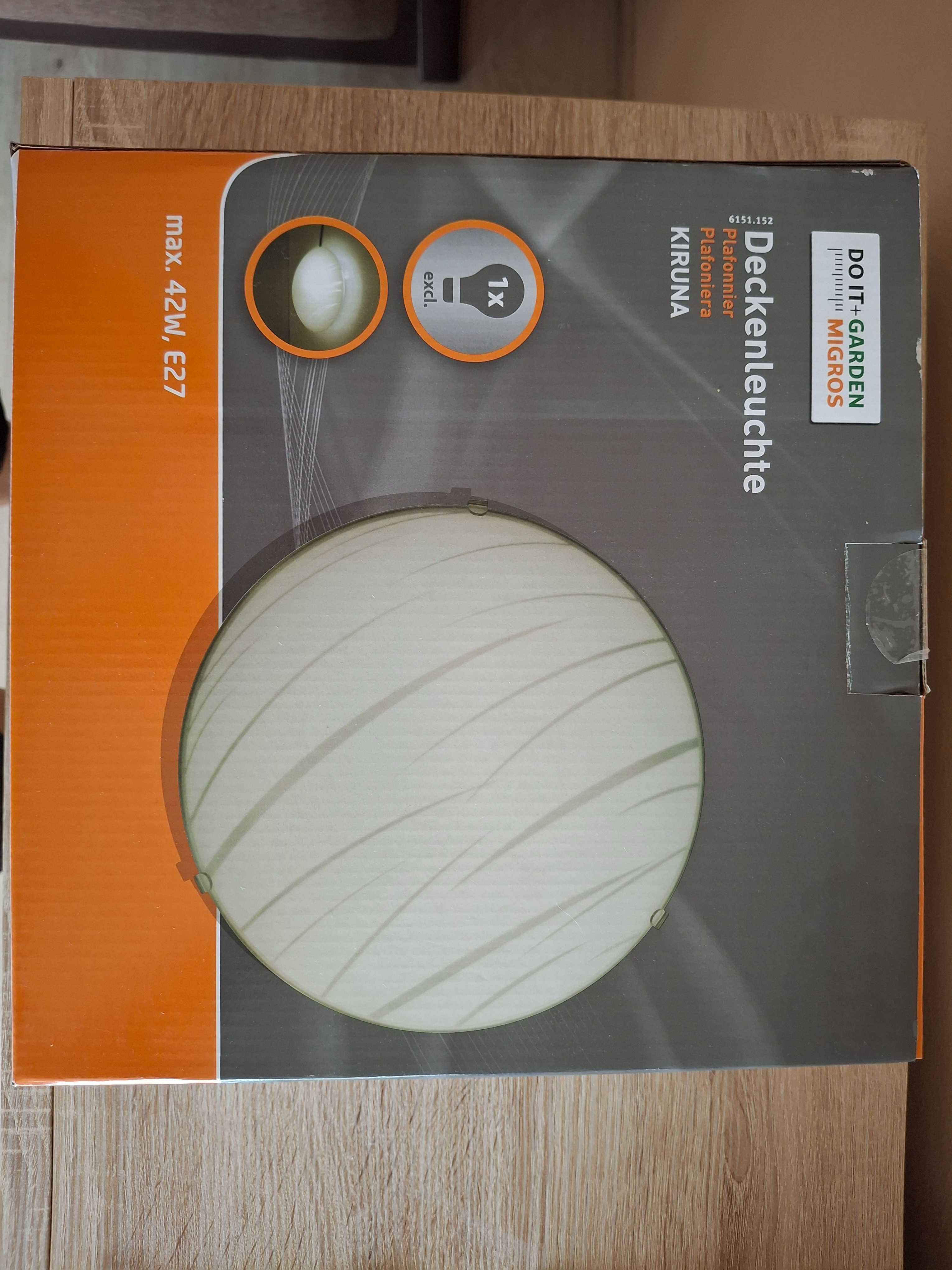 Lampa typu plafon