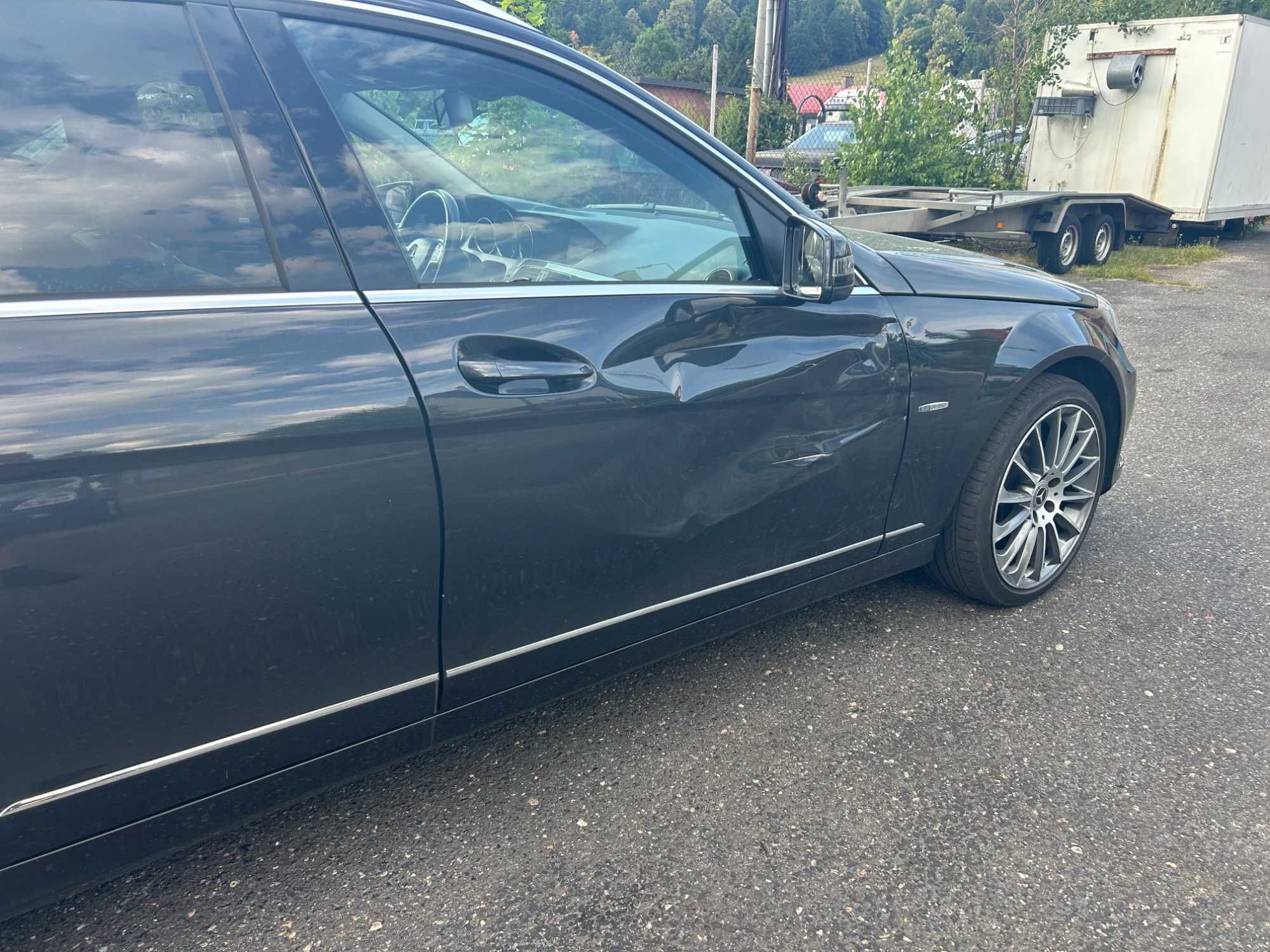Mercedes W204 sprowadzony, lekko uszkodzony, C klassa