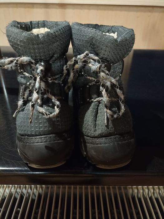 Чоботи. Черевики. Уги.