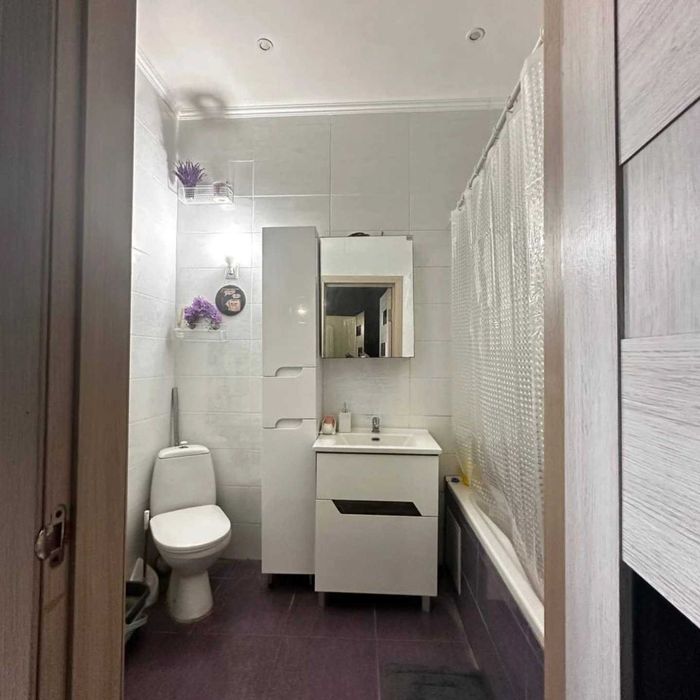 (13) Продам сучасну квартиру з індивідуальним газовим опаленням